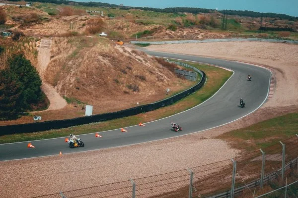 MotoGP加泰罗尼亚站马丁主场对决巴尼亚亚争冠走势分析悬念谁能最终胜出